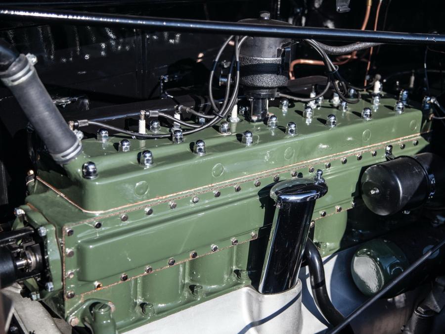  Packard Deluxe Eight Sport Phaeton 1932 года  (фото 7 из 9)